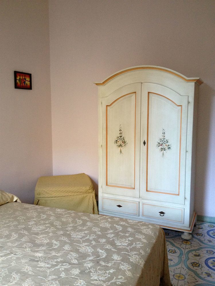 Room Elia Nápoles Exterior foto